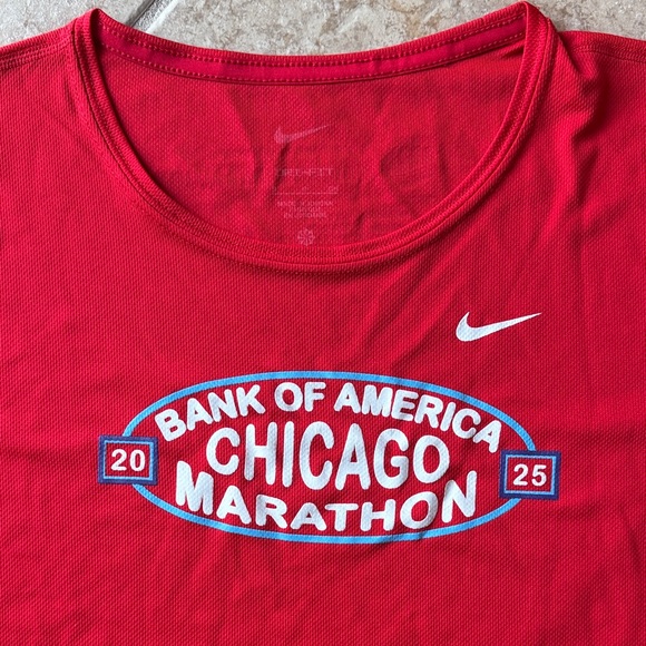 Nike Red Chicago Marathon Tee - Picture 2 of 4